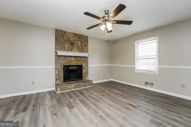Foto del edificio - 80 Belmont Park Ln