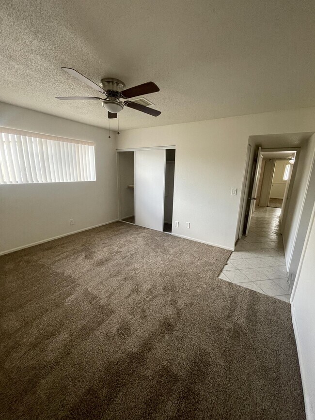 Building Photo - 529 E Desert Dr