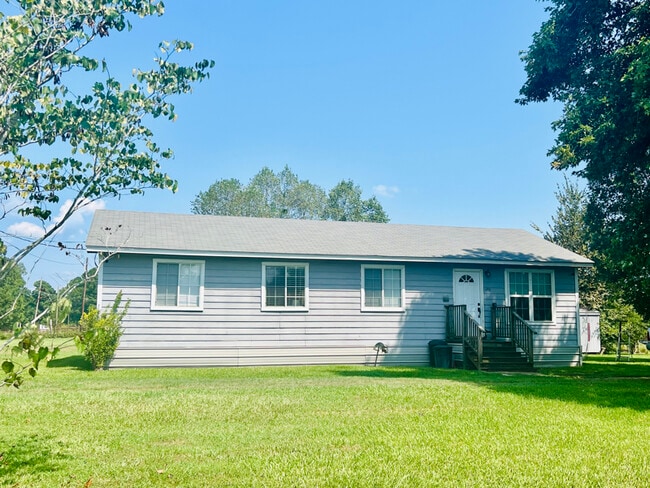 Building Photo - 449 County Rd 4153