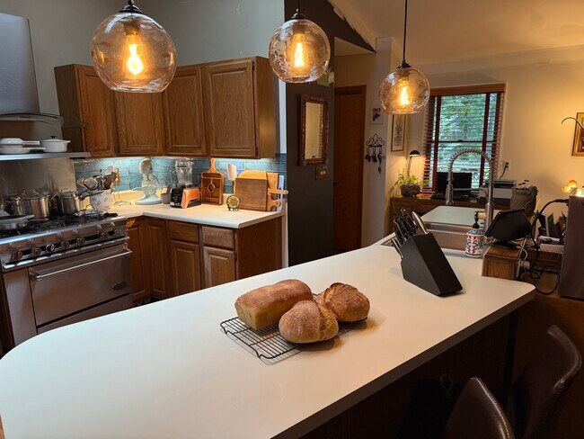 Foto del edificio - 4212 Lakeview Pkwy