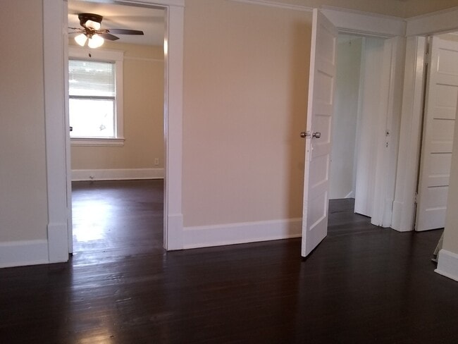 Building Photo - 703 E Colonial Dr