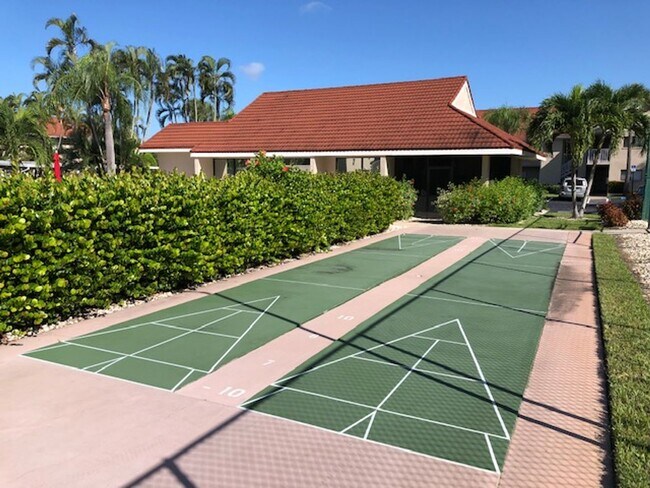 Foto del edificio - 9648 Windsor Gardens Ln
