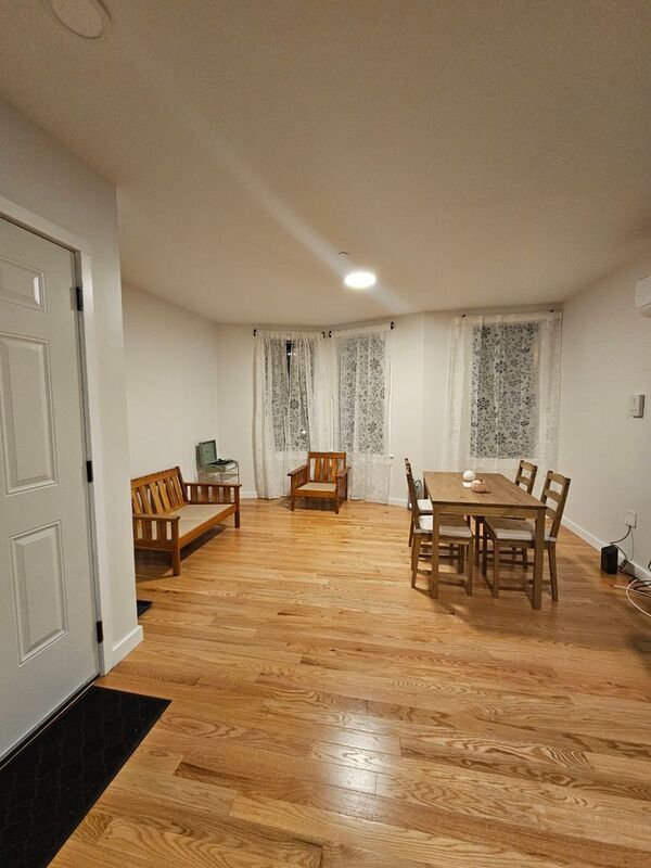 Building Photo - 2527 St Paul St