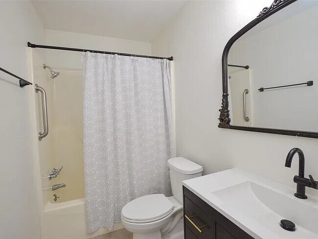 Foto del edificio - 6814 Marshall Pl Dr
