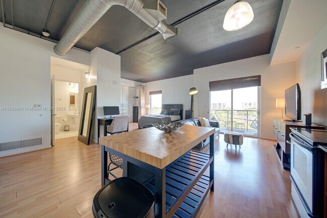 Foto del edificio - 10 SW South River Dr