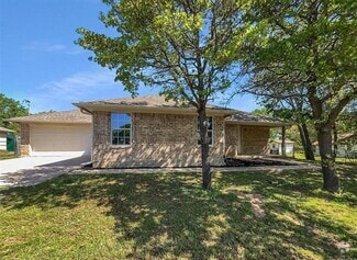 Building Photo - 1712 Willow Wood Dr