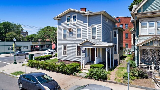Building Photo - 455 George St