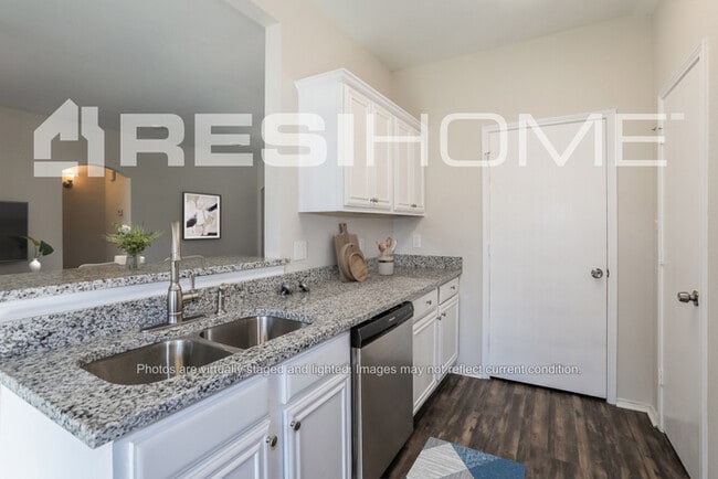 Building Photo - 3128 Ronay Dr