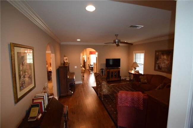 Building Photo - 983 Starr Ct