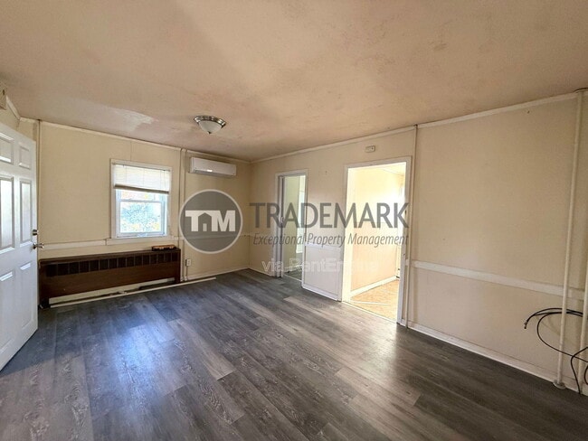 Building Photo - 202 W Church St