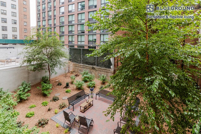 Foto del edificio - 434 W 19th St