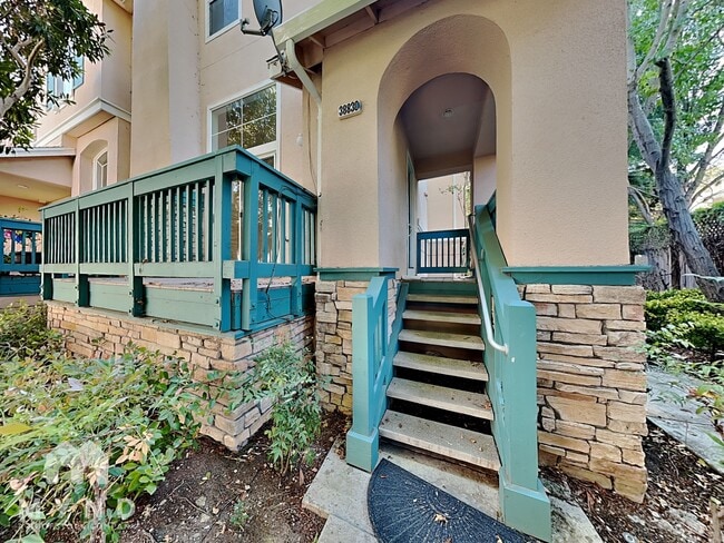 Building Photo - 38830 Garibaldi Common