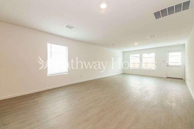 Building Photo - 3009 Burmese St