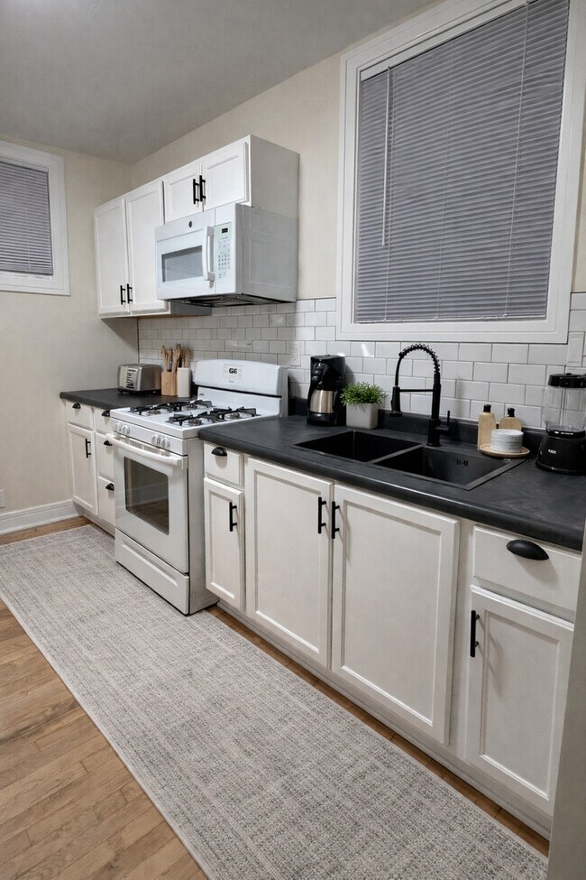 Foto del edificio - 610 E 74th St