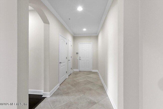 Foto del edificio - 4480 Deerwood Lake Pkwy