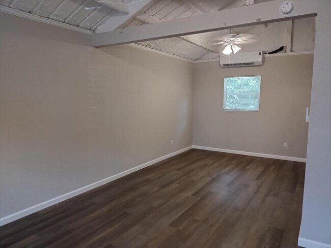 Foto del edificio - 12198 Farm to Market Rd 730 N
