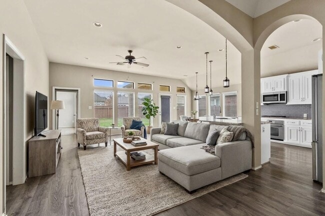 Building Photo - 10923 Starling Creek Dr