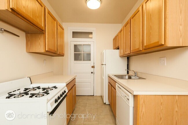 Foto del edificio - 903 W Altgeld St