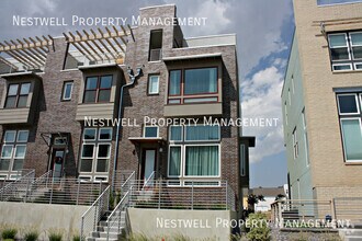 Building Photo - 5056 W Duckhorn Dr