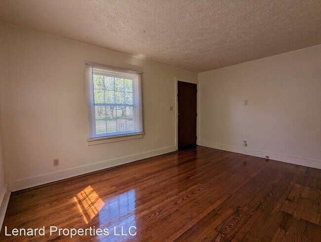 Building Photo - 2 br, 1 bath House - 1620 E Commercial St