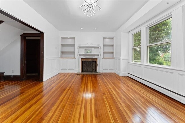 Building Photo - 335 Blackstone St
