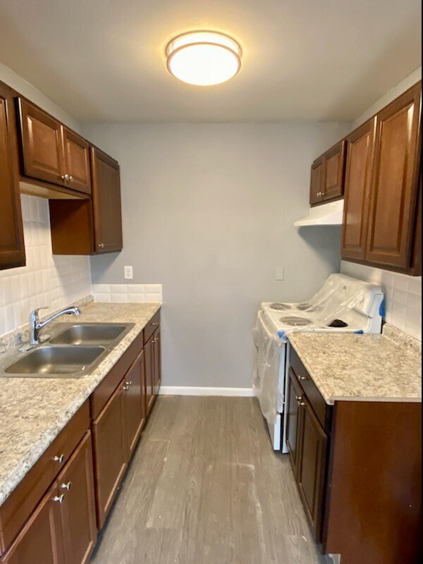 Foto del edificio - 1624-1632 Linden Dr