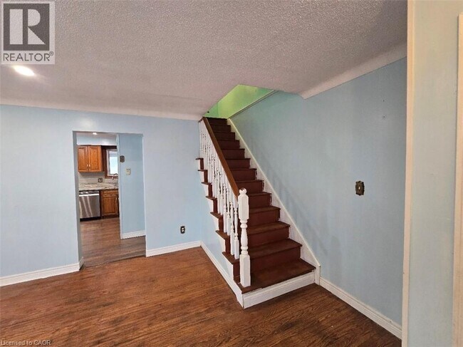 Photo du bâtiment - 4433 Meadowvale Dr