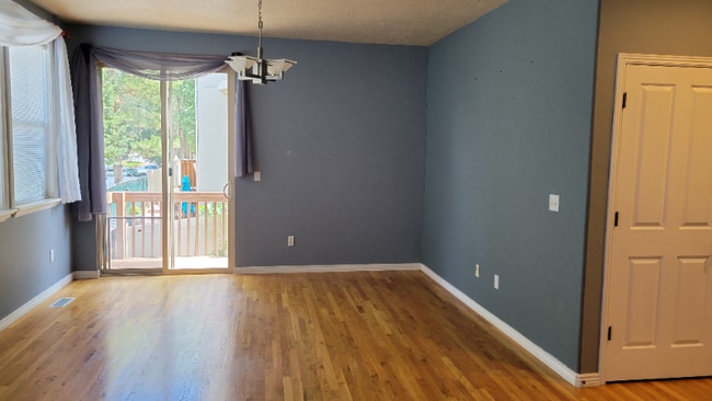 Building Photo - 807 Whisper Cove Rd