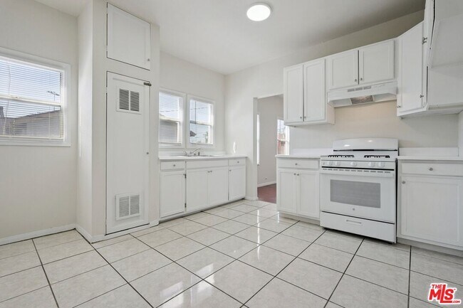 Foto del edificio - 1464 3/8-1464 W 35th Pl