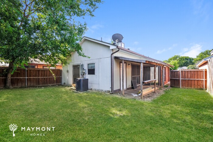 Building Photo - 4713 Poppy Dr E