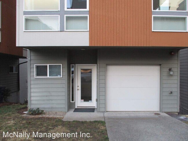Building Photo - 3 br, 3.5 bath House - 2359 Yakima Ave