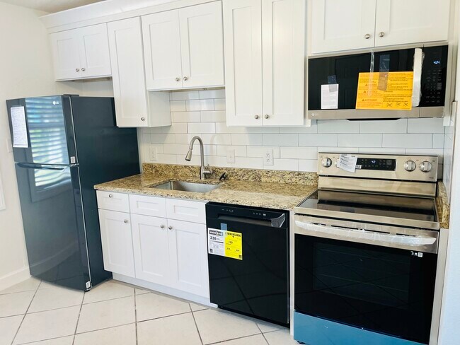 Building Photo - 1319 E Laura St