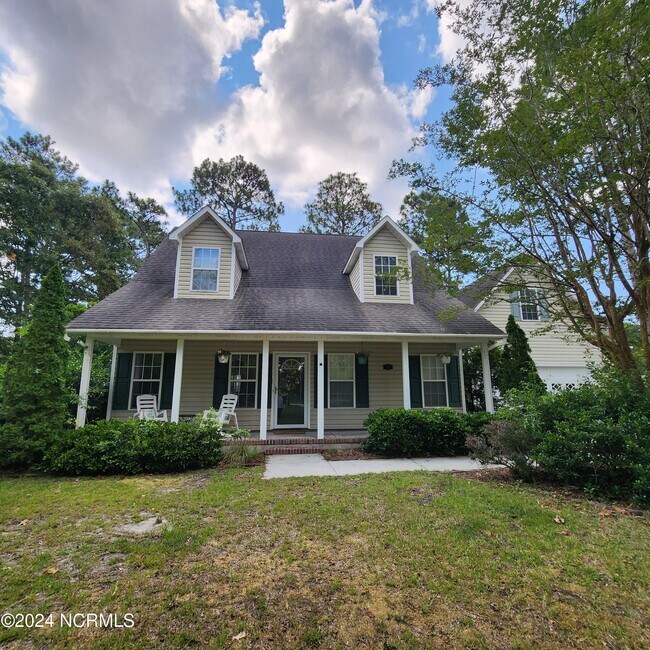 Building Photo - 401 Star Hill Dr