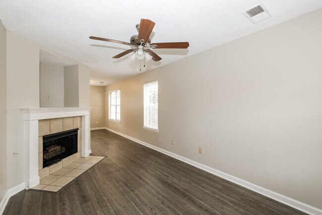 Foto del edificio - 1209 Calebs Ridge Dr