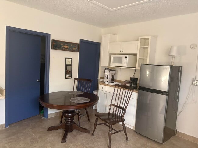 Building Photo - 10132 Windtree Ln