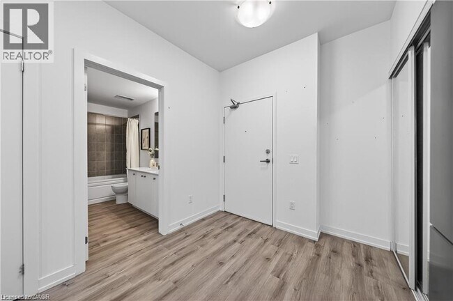 Building Photo - 247 Northfield Dr E