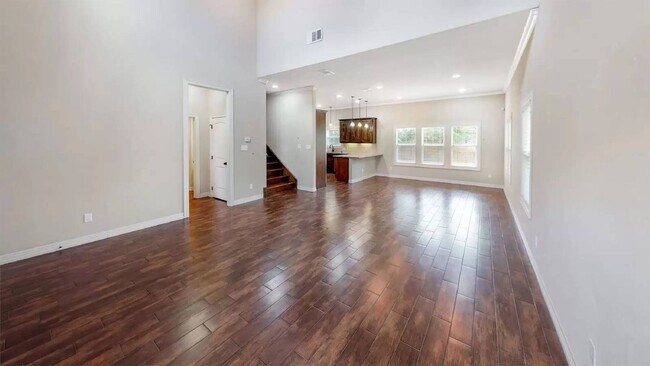 Foto del edificio - 1300 Foster Ave