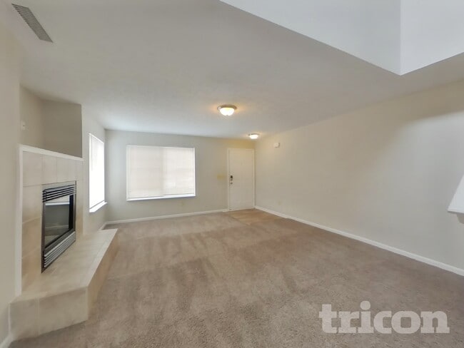 Building Photo - 2621 Grand Fir Dr