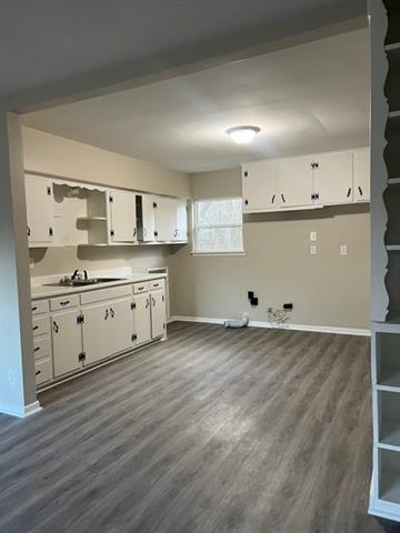 Building Photo - 1201 Park Dr