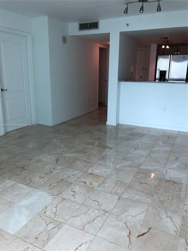 Building Photo - 2101 Brickell Ave