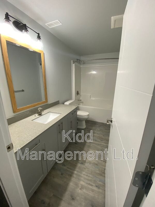 Building Photo - 5564 Kidd Pl