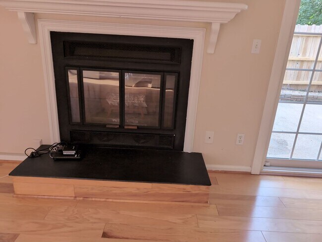 Foto del edificio - 725 Oleander Cir