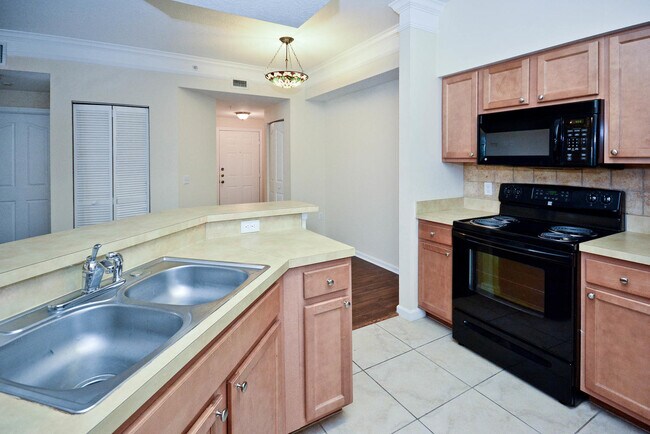 Foto del edificio - 6203 Myrtlewood Cir W