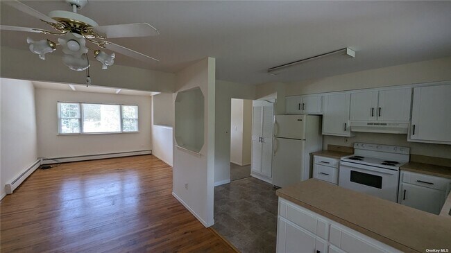 Building Photo - 51 Vondran St