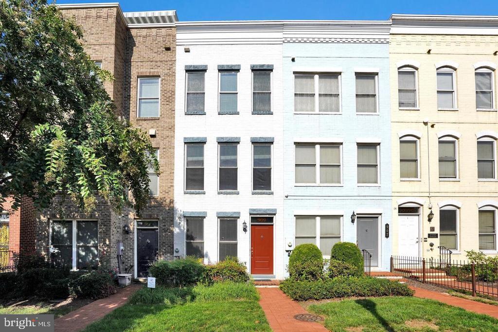 Foto principal - 909 5th St SE