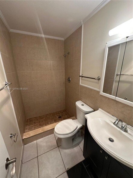 Foto del edificio - 5800 NE 22nd Way