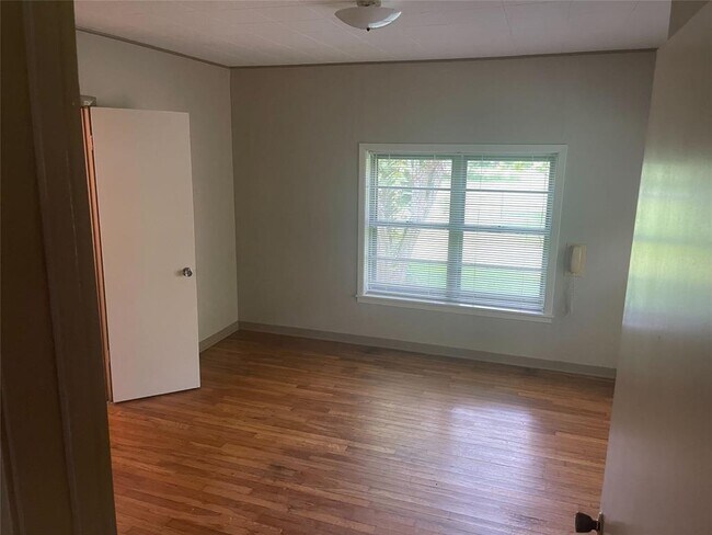 Foto del edificio - 964 County Rd 676