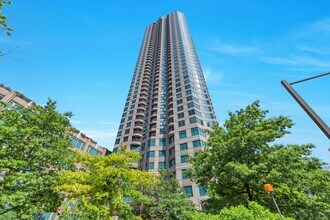 Building Photo - 400 N La Salle Dr