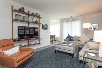 2BR, 2BA - 1,276 SF - TGM Ridge