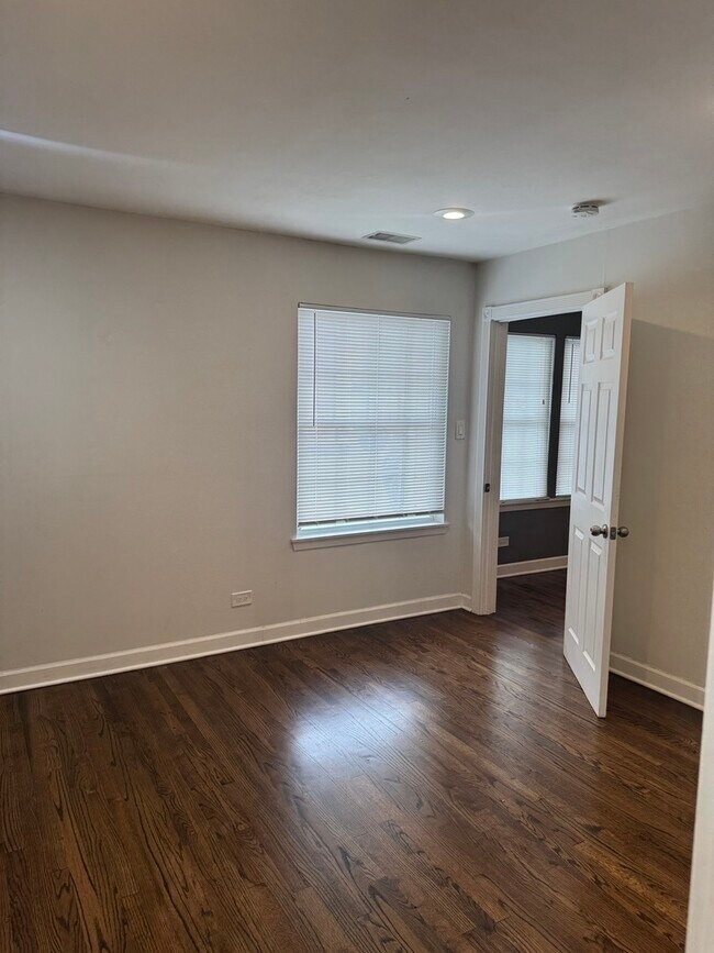 Foto del edificio - 1233 Wyndham Ct